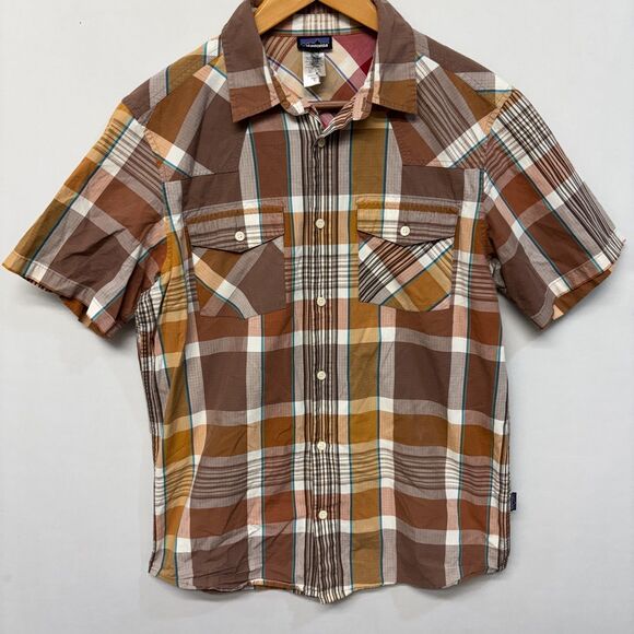 Patagonia Men Short Sleeve Button Down Shirt Top Size Medium Plaid C026 -22 - Picture 10 of 14